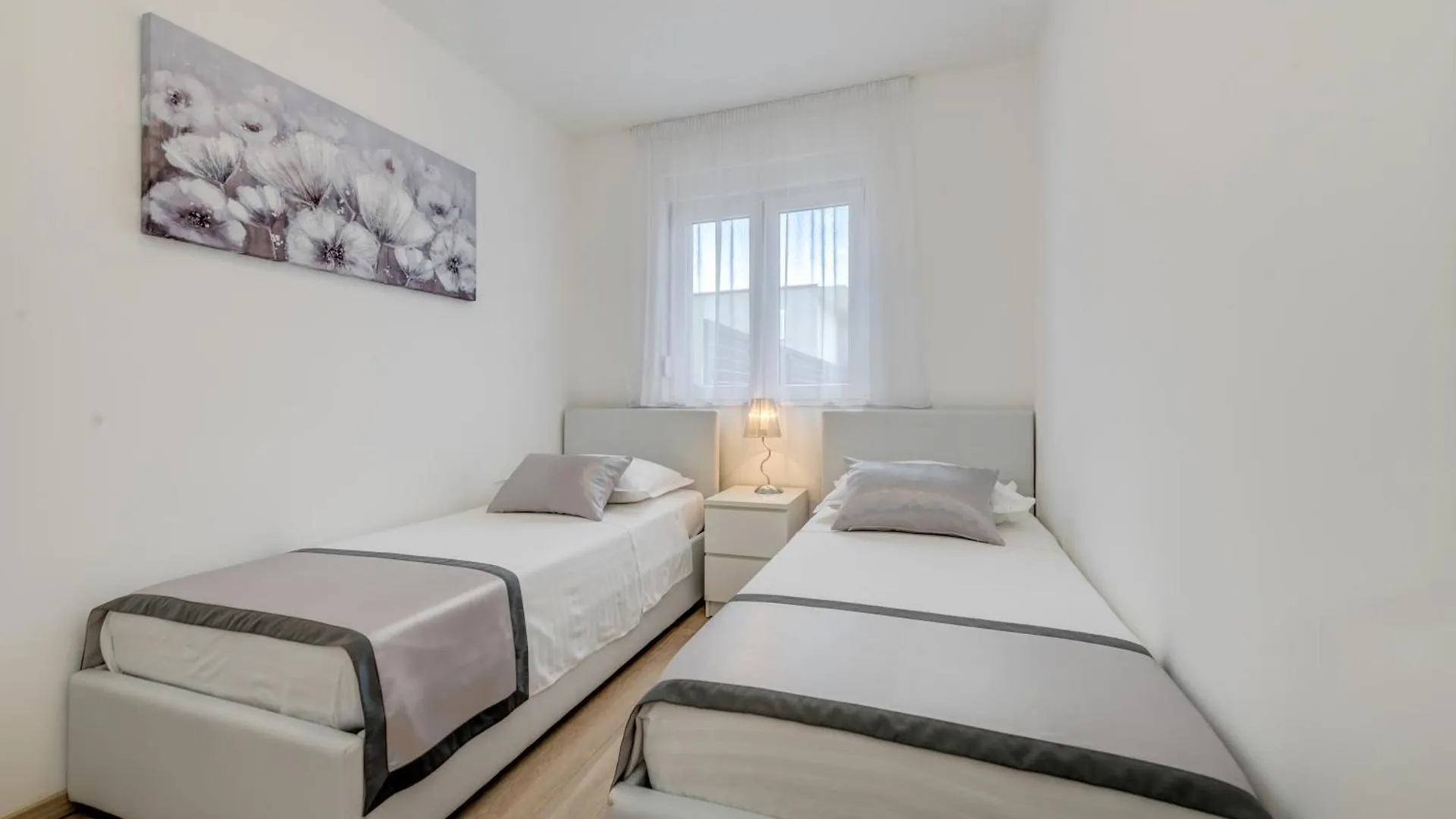 Villa Aurora Mare Kastela