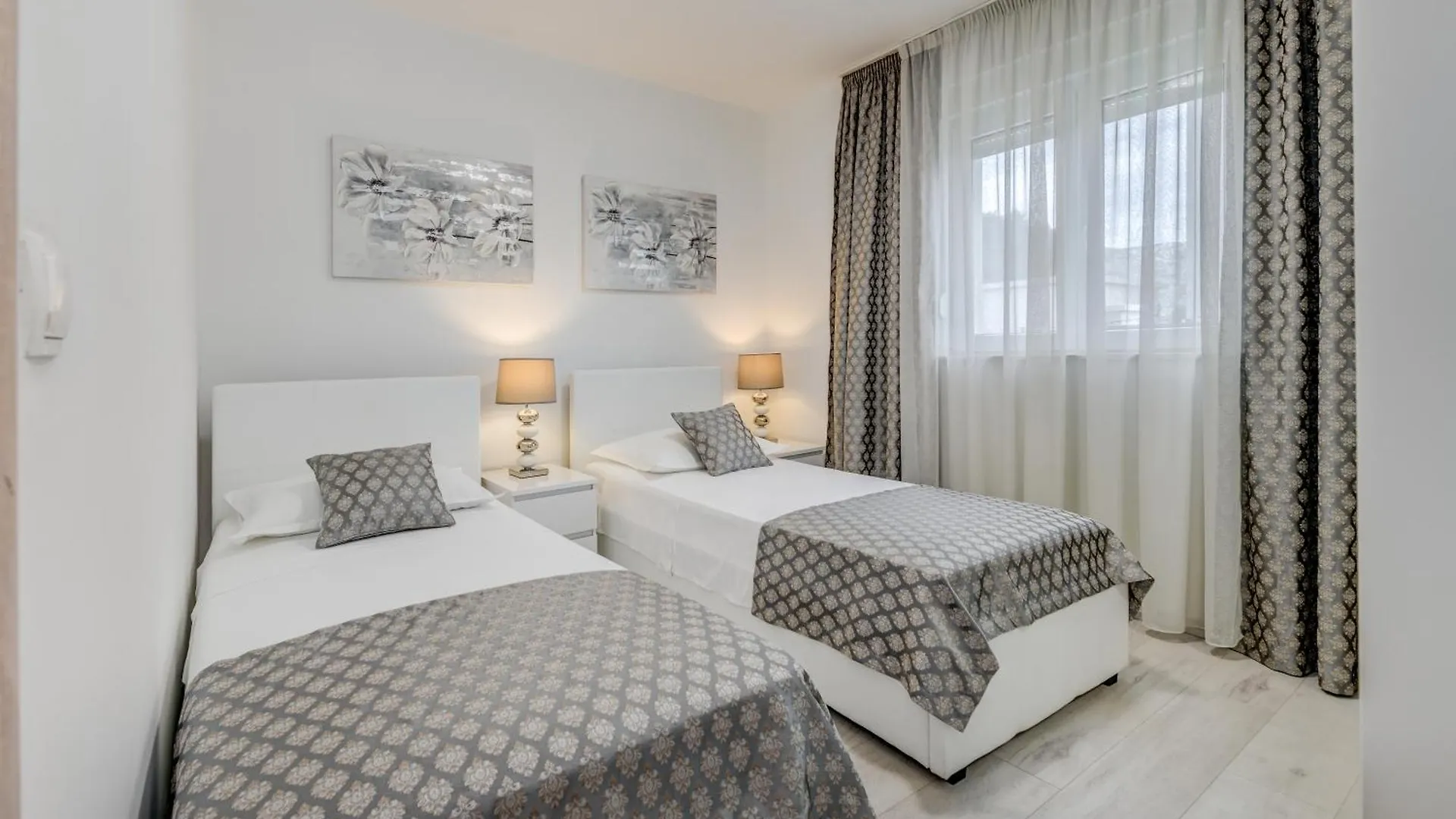 Villa Aurora Mare Kastela 0*,